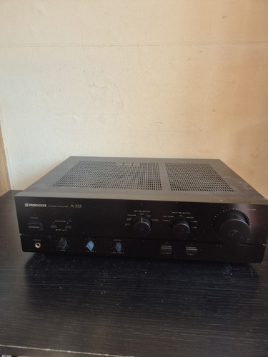 Amplificatore stereo integrato